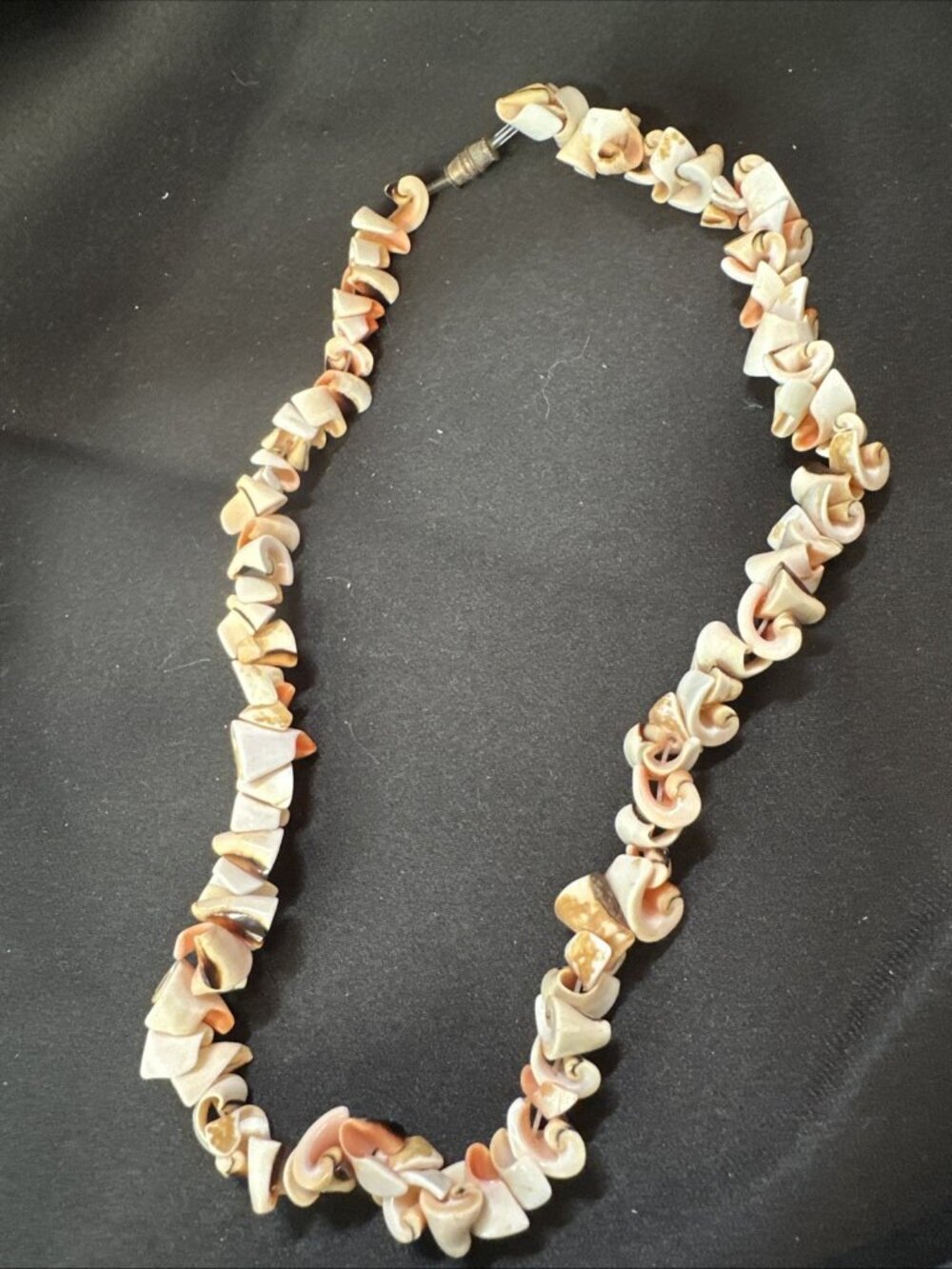 Vintage Luhuanus cone curly shells 70's Hawaii boho pink surfer choker 17"